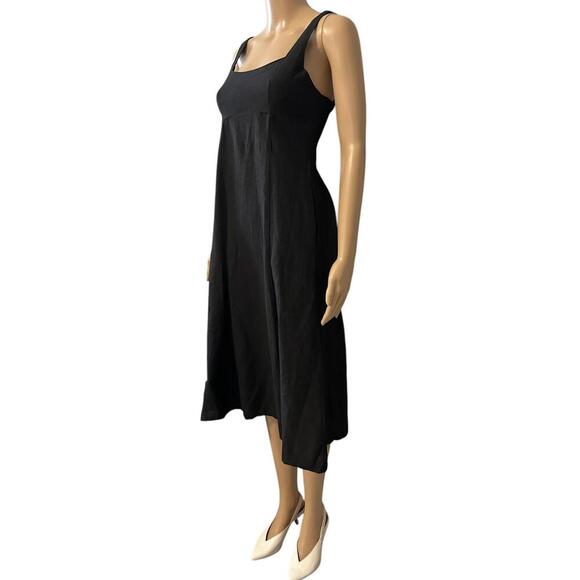 Elegant Black Midi Dress with Square Neckline - Picture 2 of 5
